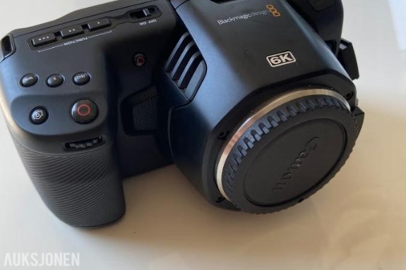 Blackmagic Pocket Cinema Camera 6k EF Super-35 G1