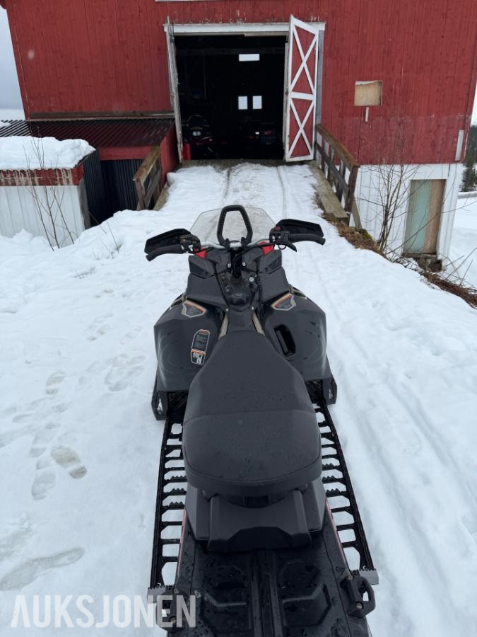 2017 Lynx Boondocker 850