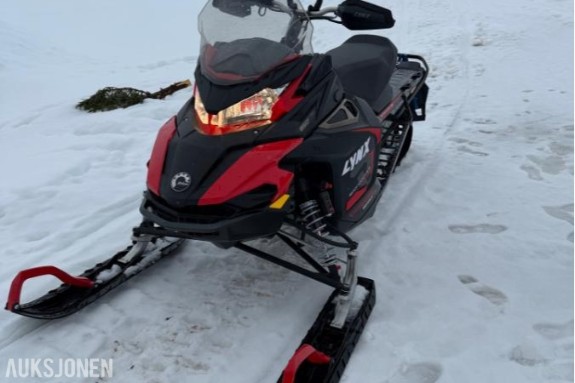 2017 Lynx Boondocker 850
