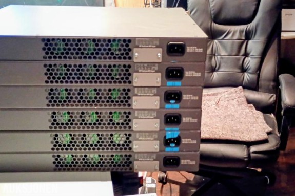 Parti med 6 stk HP ProCurve Switch 2824 – 24-Port Gigabit (J4903A