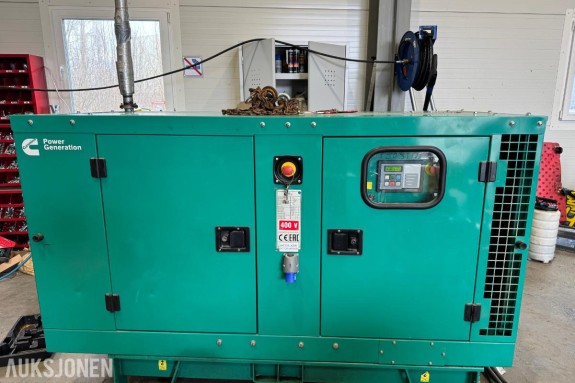 Cummins C17D5 støydempet dieselaggregat – 15 kVA / 400 V – kun 444 timer