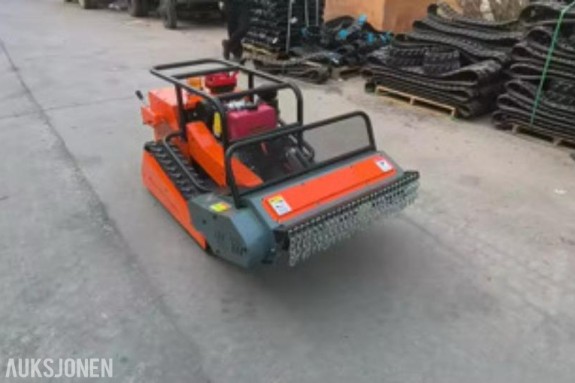 2026 Fjernstyrt krattrydder 800 mm – 13 hk – kun brukt ca. 3 timer