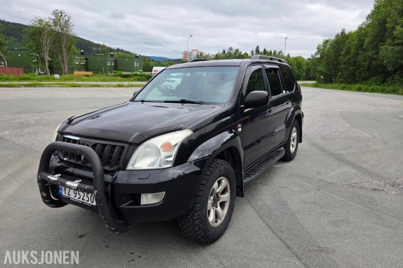2003 Toyota Land Cruiser 3.0 163hk 4WD automat cruisekontroll hengerfeste motorvarmer skinn soltak s+v dekk eu ok  08.2027