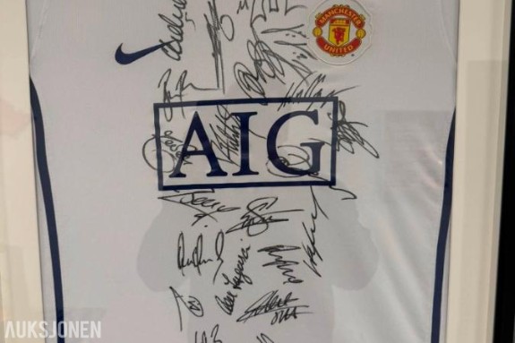 2009 Signert Man United drakt 08/09 Laget Signatur fra bla Rooney,Ronaldo,Ferguson og Giggs