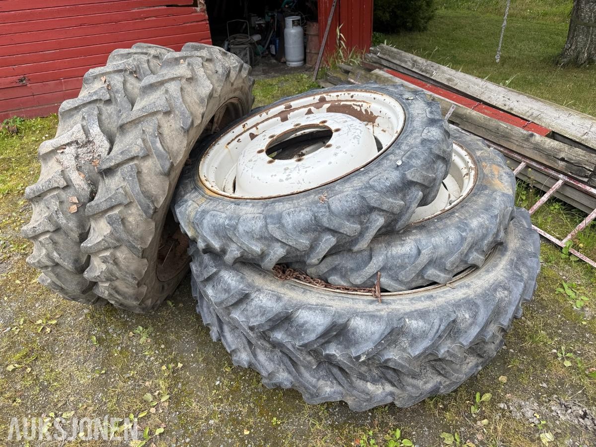 4 stk. sprøytehjul / smale traktorhjul – 8.3 R32 + 9.5 R44