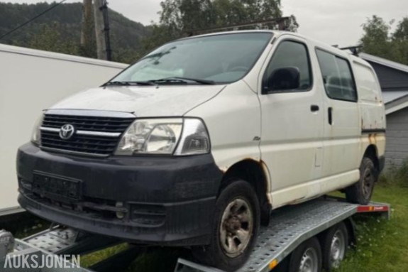 2009 Toyota HiAce 2.5 diesel 117hk 4WD Reparasjonsobjekt/ delebil