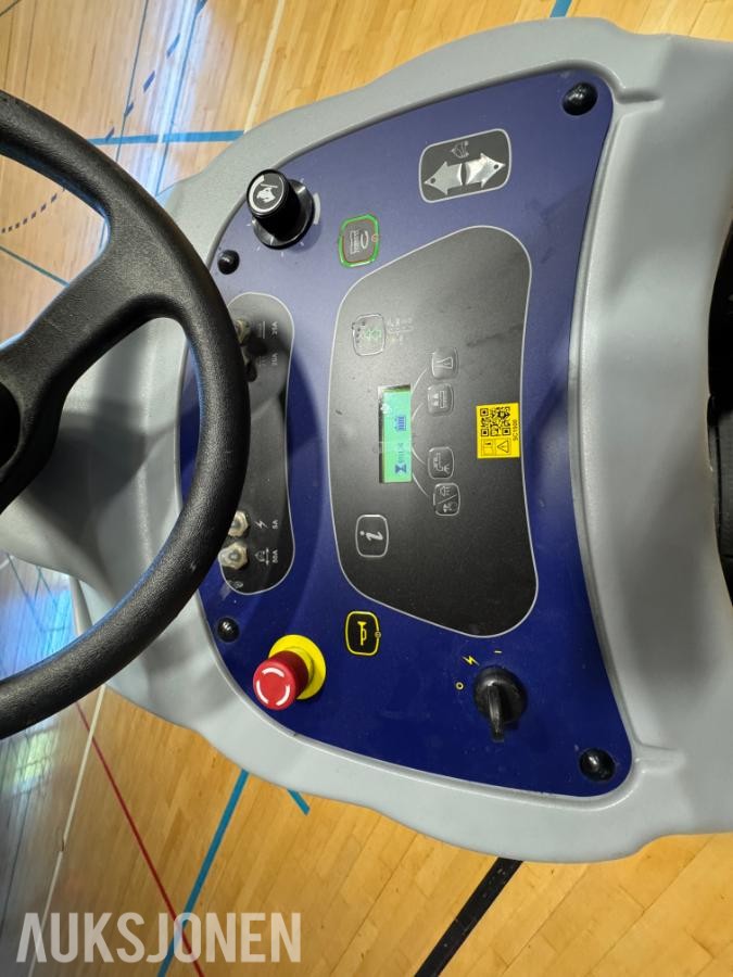 2015 Nilfisk SC1500 ecoflex stå-på gulvvaskemaskin / 112 timer