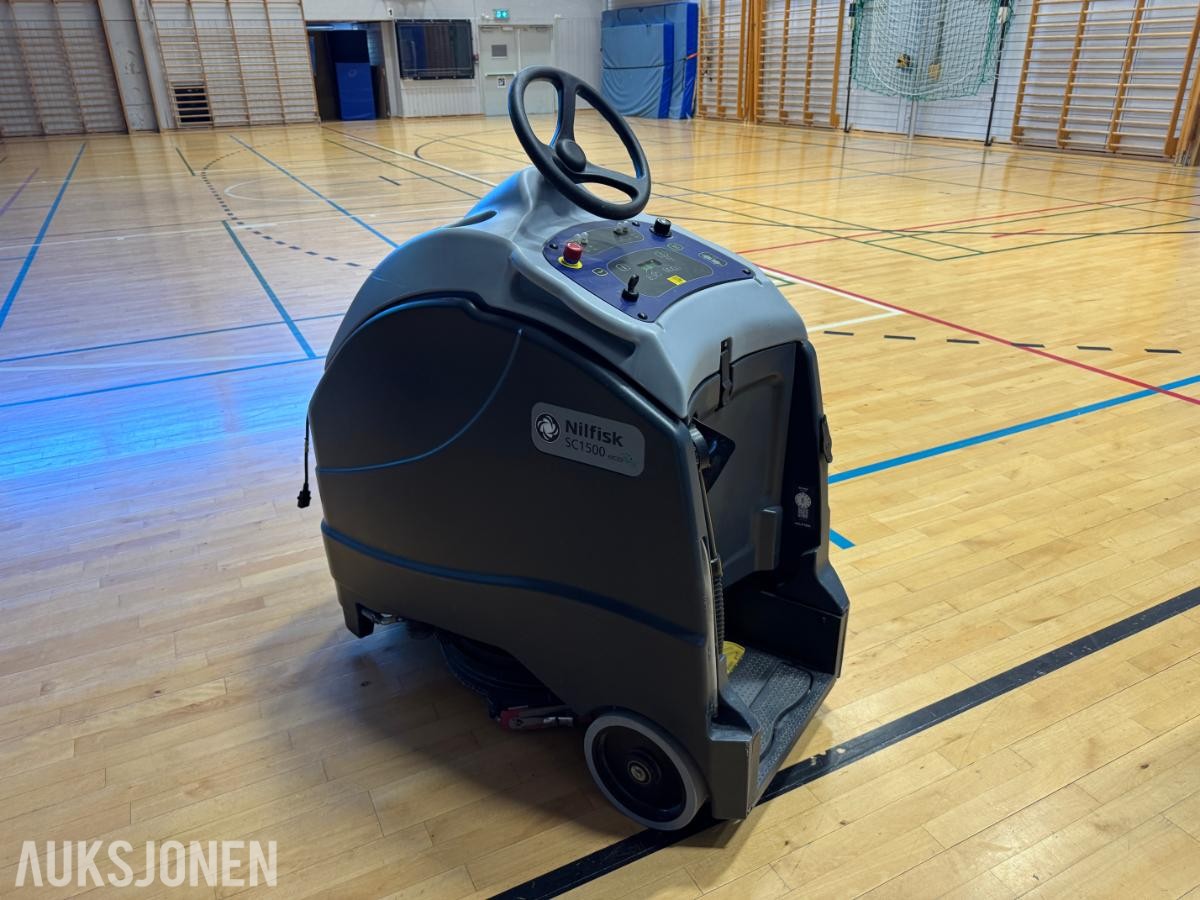 2015 Nilfisk SC1500 ecoflex stå-på gulvvaskemaskin / 112 timer