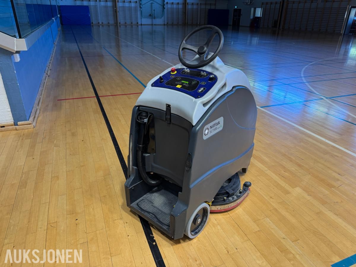2015 Nilfisk SC1500 ecoflex stå-på gulvvaskemaskin / 112 timer