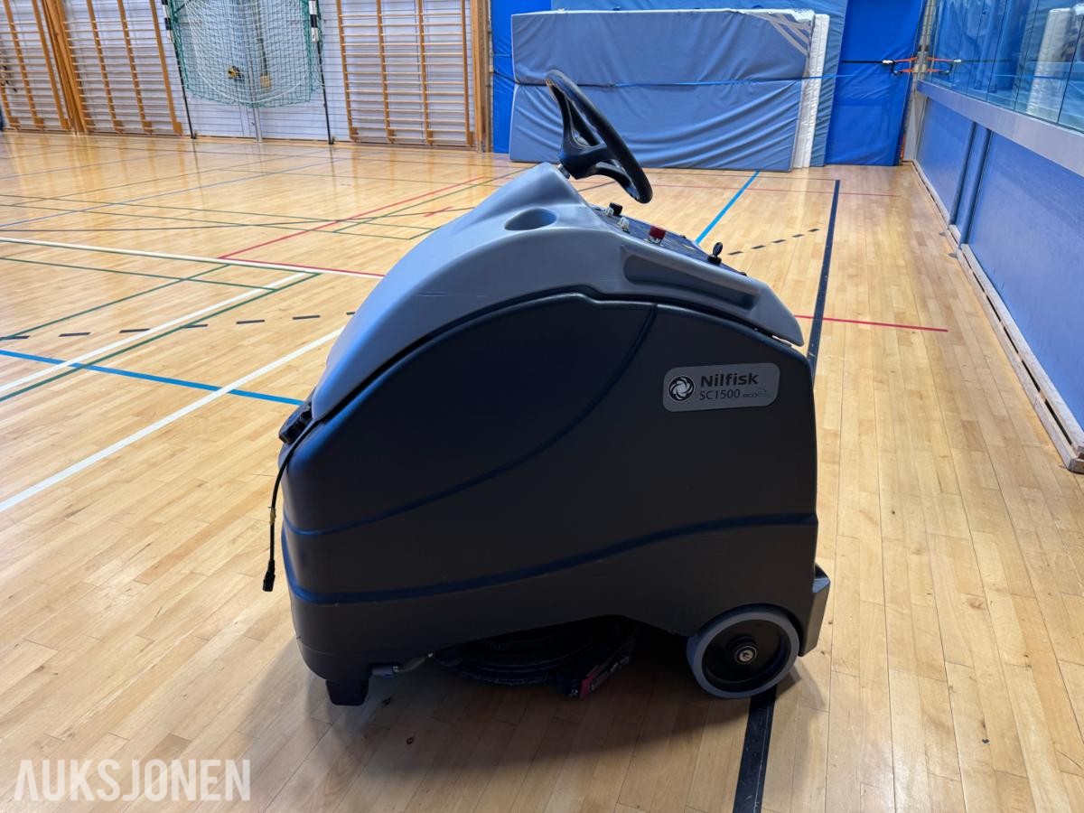 2015 Nilfisk SC1500 ecoflex stå-på gulvvaskemaskin / 112 timer