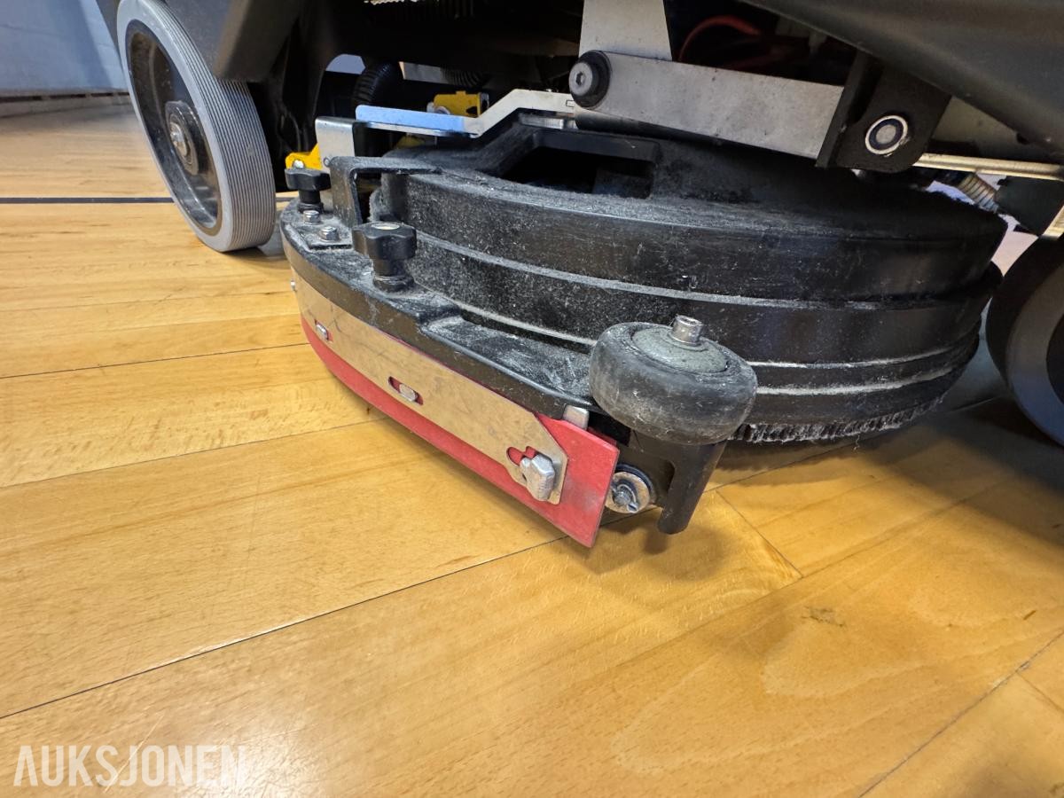 2015 Nilfisk SC1500 ecoflex stå-på gulvvaskemaskin / 112 timer