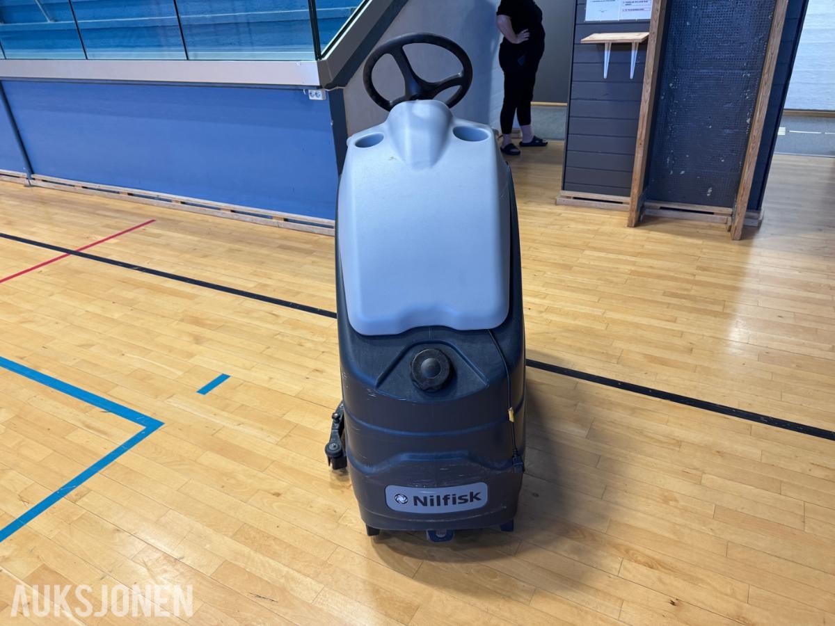 2015 Nilfisk SC1500 ecoflex stå-på gulvvaskemaskin / 112 timer