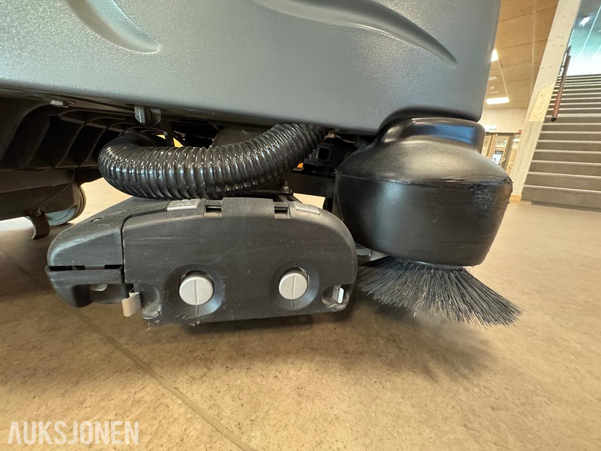 2018 Karcher CV 60/2 RS stående teppebørstesuger