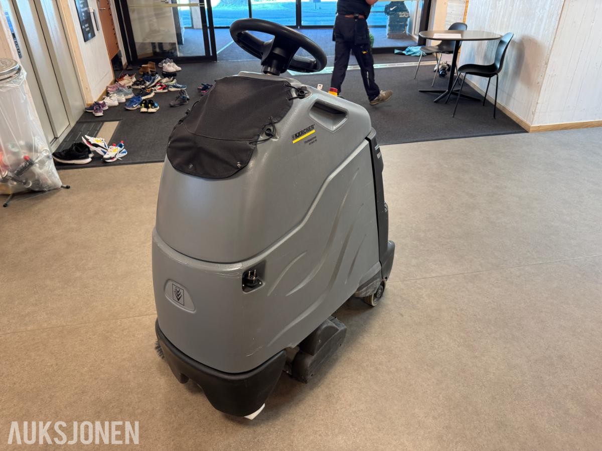2018 Karcher CV 60/2 RS stående teppebørstesuger
