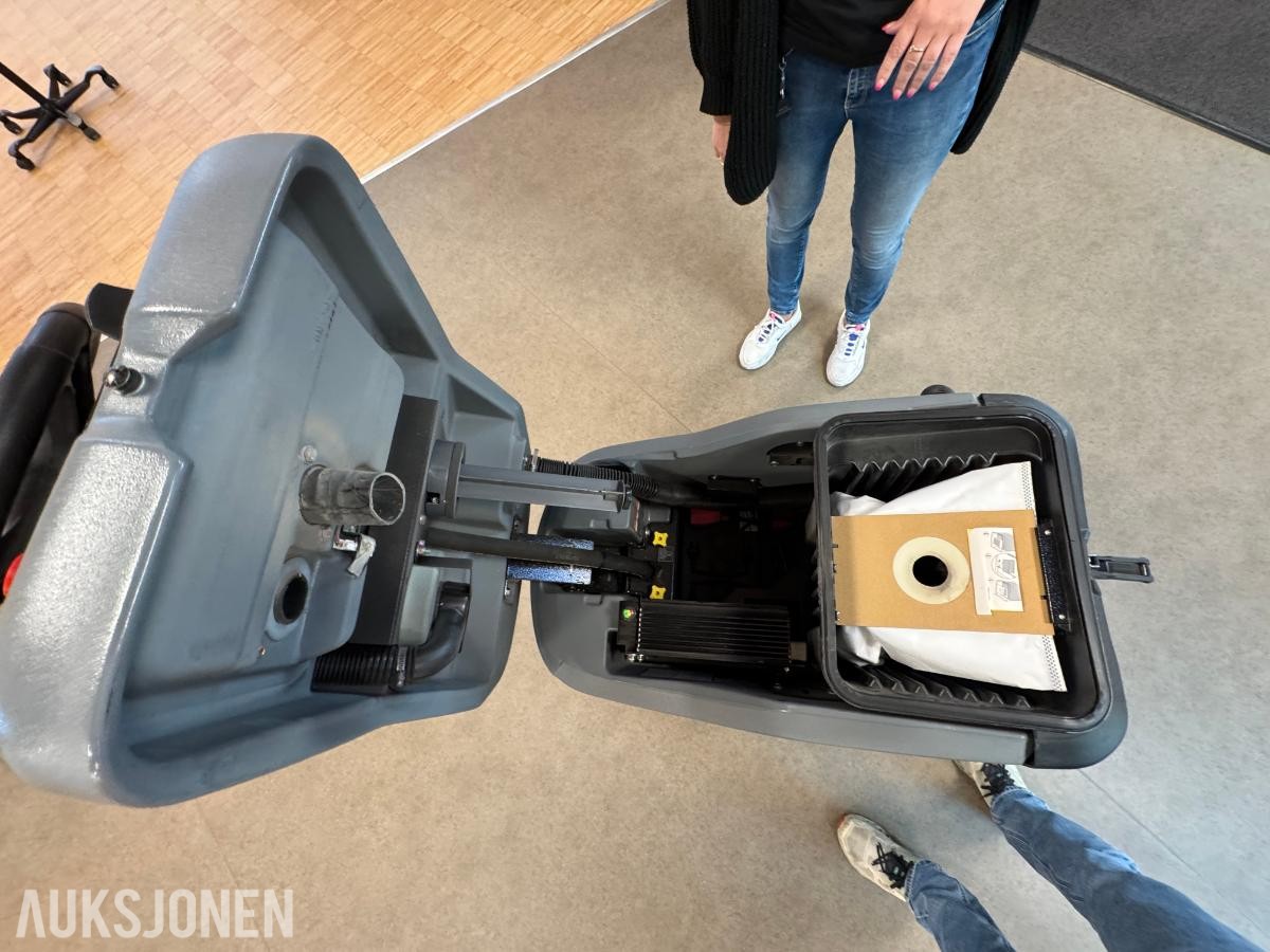 2018 Karcher CV 60/2 RS stående teppebørstesuger