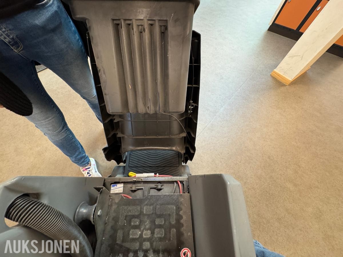 2018 Karcher CV 60/2 RS stående teppebørstesuger