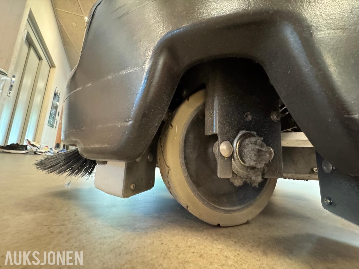 2018 Karcher CV 60/2 RS stående teppebørstesuger