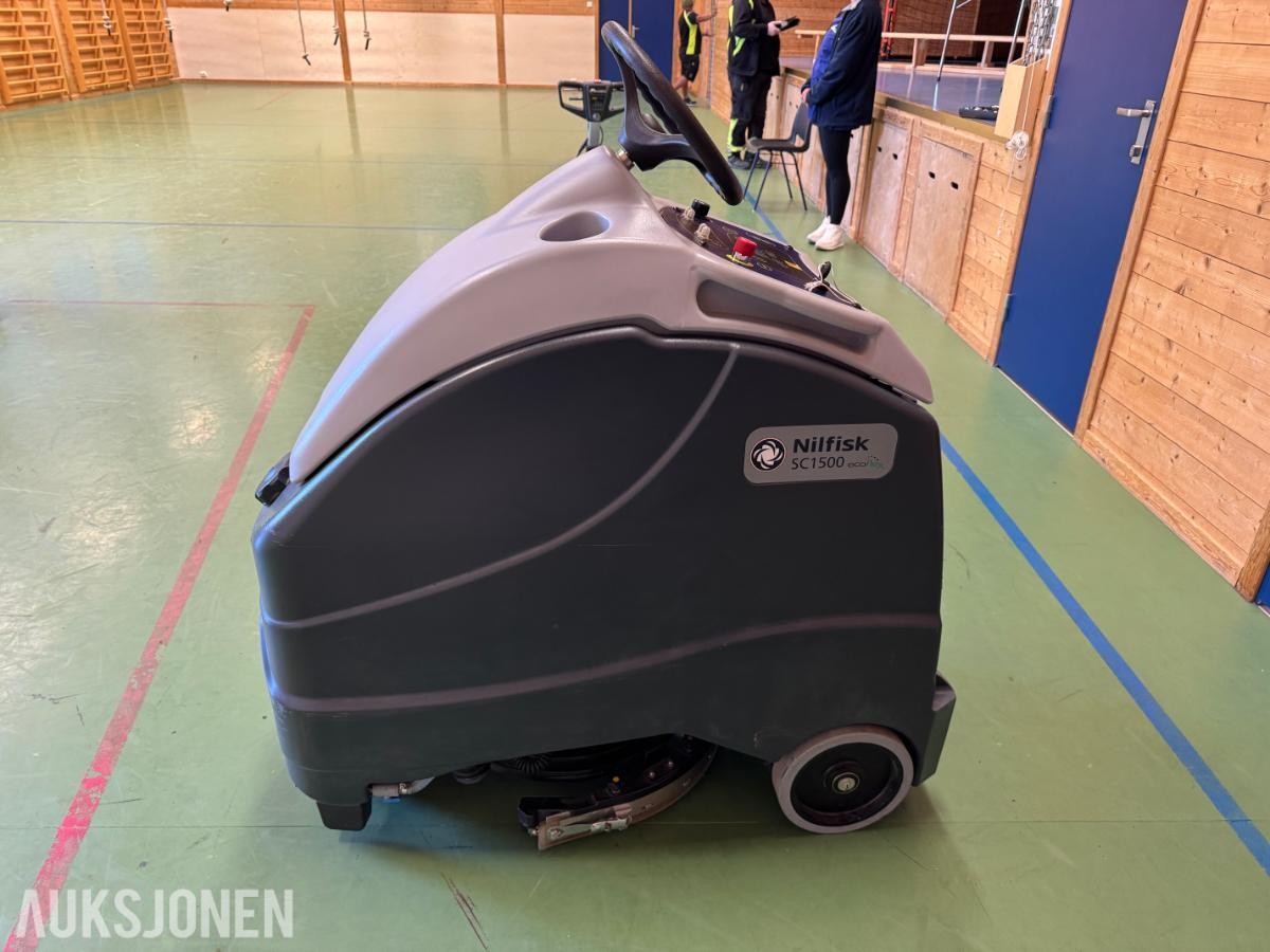 2017 Nilfisk SC1500 ecoflex stå-på gulvvaskemaskin / 43 timer