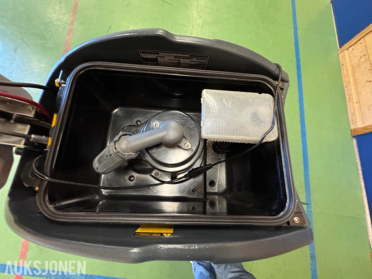 2017 Nilfisk SC1500 ecoflex stå-på gulvvaskemaskin / 43 timer