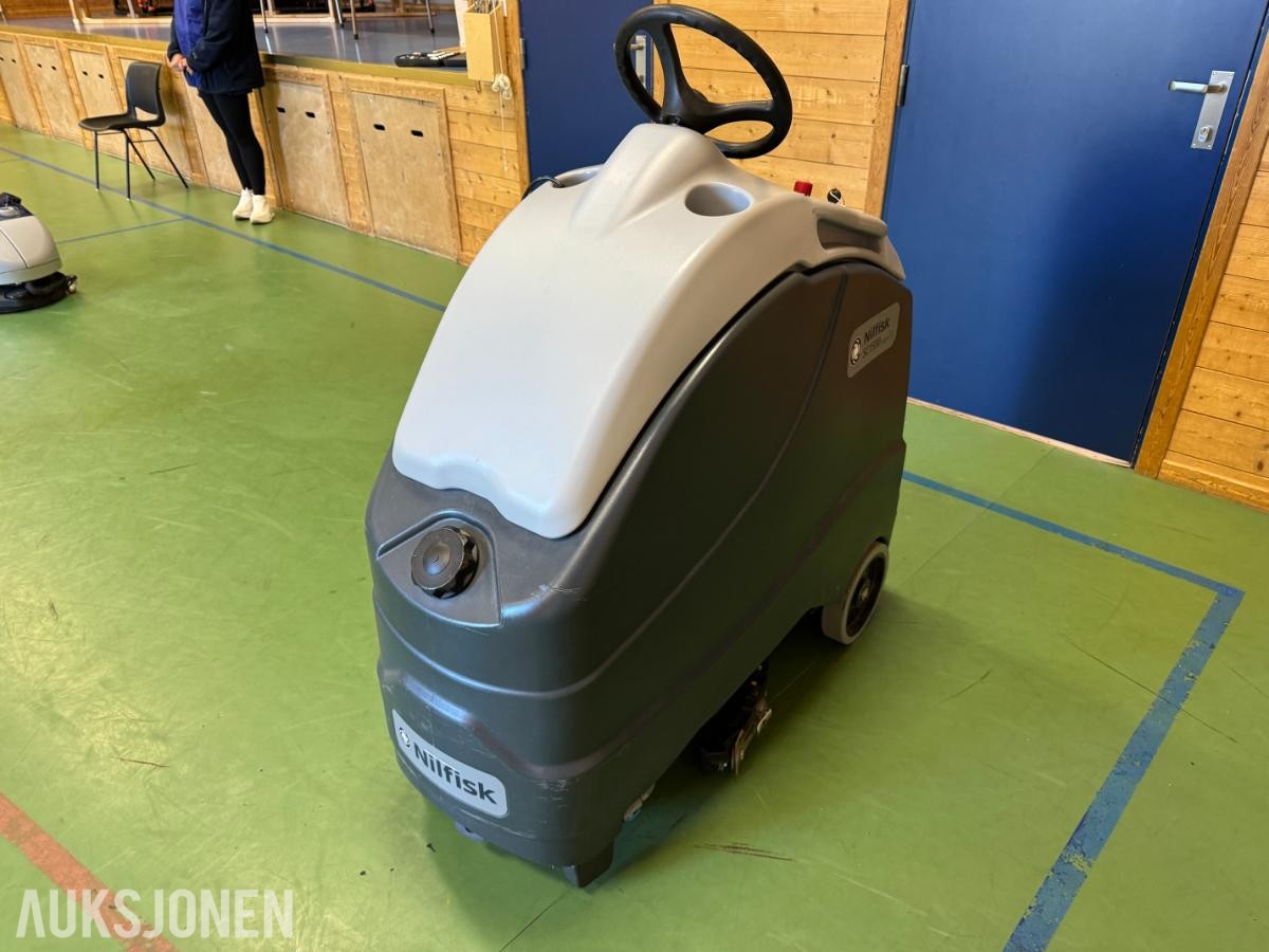 2017 Nilfisk SC1500 ecoflex stå-på gulvvaskemaskin / 43 timer