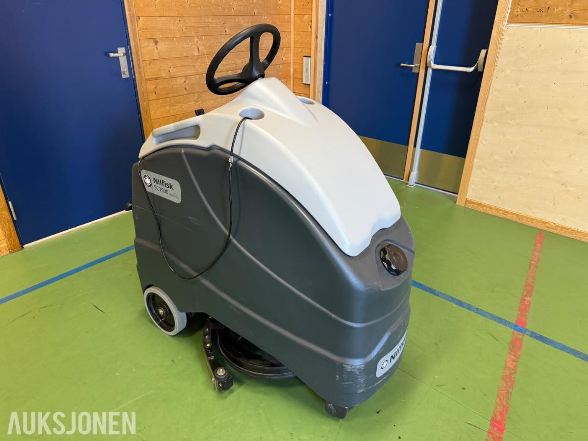 2017 Nilfisk SC1500 ecoflex stå-på gulvvaskemaskin / 43 timer