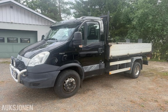 2012 Iveco Daily 70C17 EEV Tipp-Bil/planbil med HMF 152 T1 Kran.
