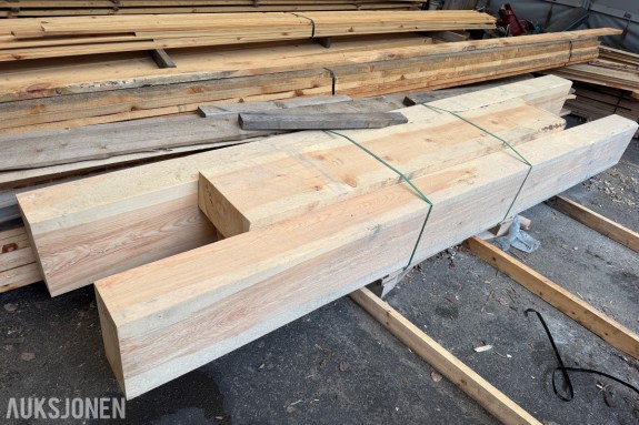 4 STK BJELKER CA. 20X40 CM – TOTAL LENGDE CA. 12,9 M