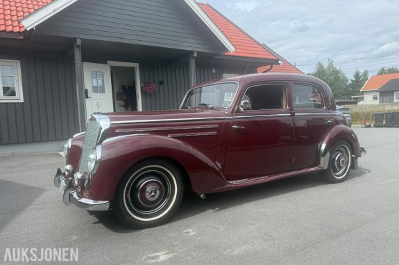 1952 MERCEDES-BENZ 220 – 4 565 KM – OVERHALT MOTOR