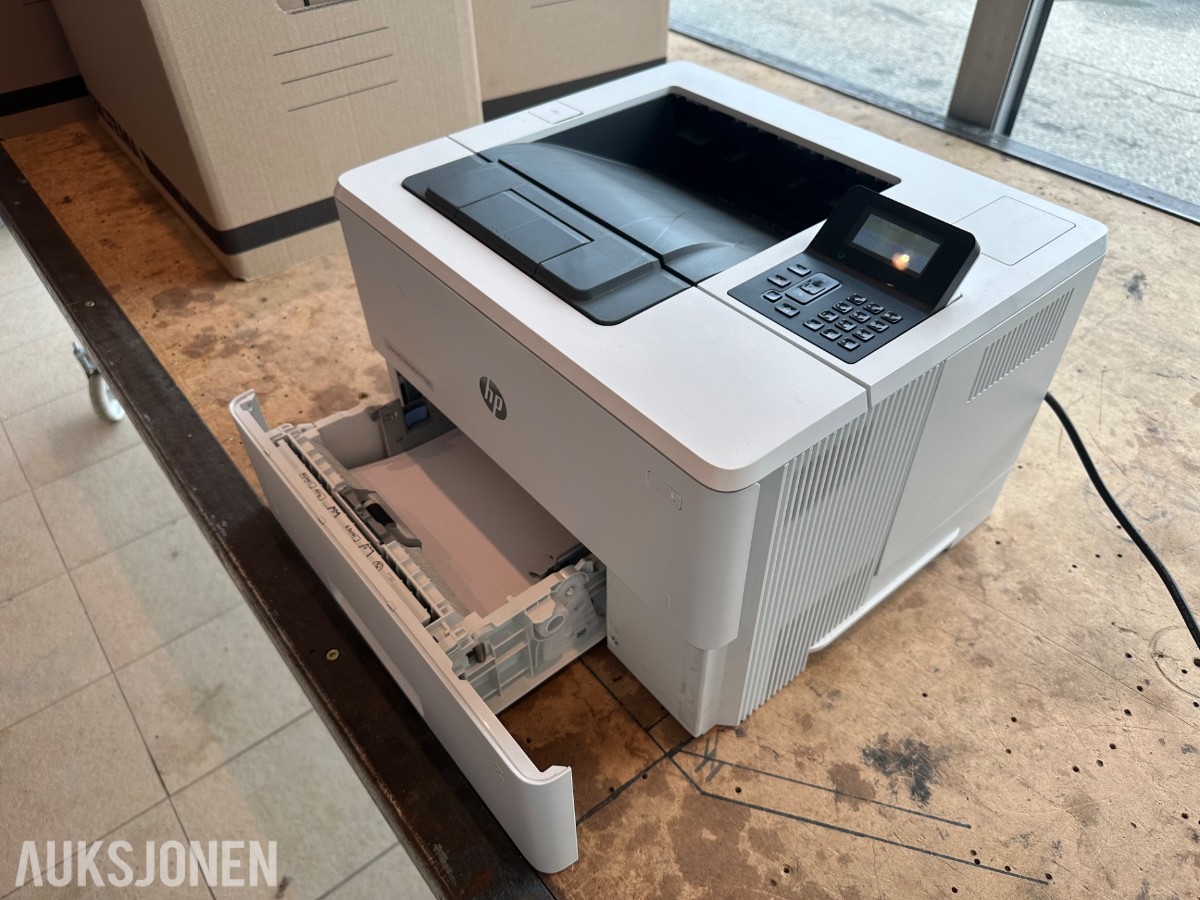 2 stk HP LaserJet Enterprise M506dn og Targus videokonferansesystem