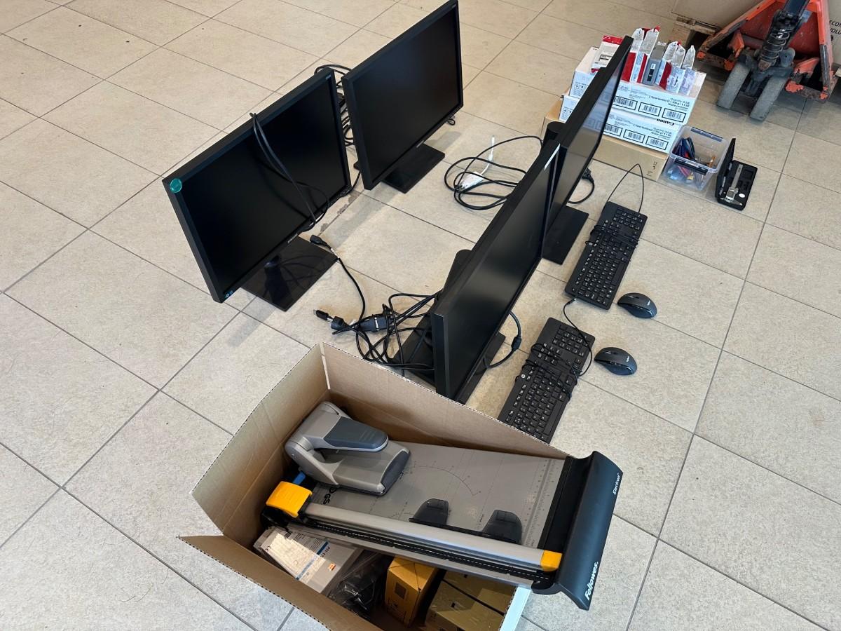 Samsung PC-skjermer, Canon blekk, Fellowes rulleskjærer og kontortilbehør