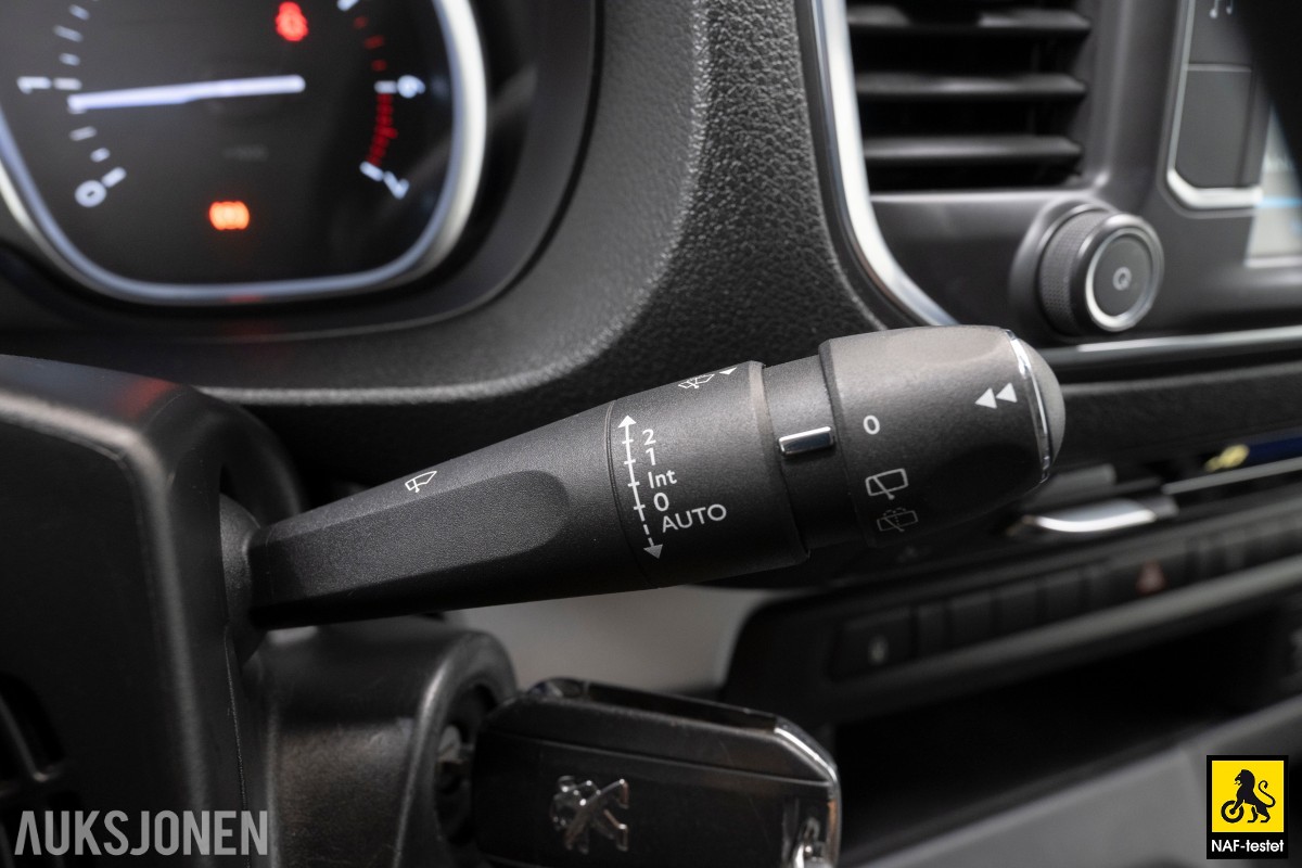 2017 Peugeot TRAVELLER 116HK HDI 9-SETER HENGERFESTE ADAPTIV CRUISE KAMERA KUNSTSKINN