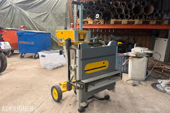 2019 DeWalt  DE7400 bordsag.