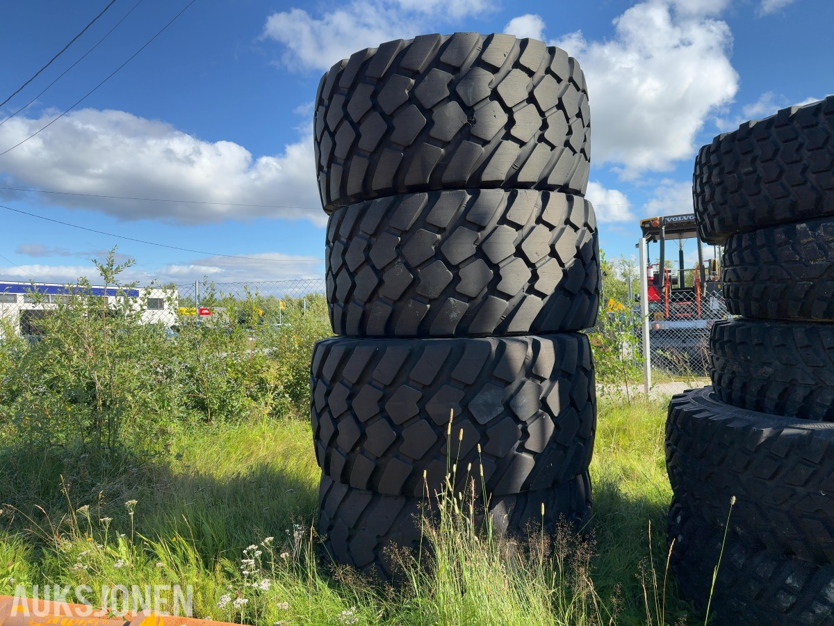 4 stk. Michelin 750/65 R25 hjullasterdekk m/felg – Volvo L120