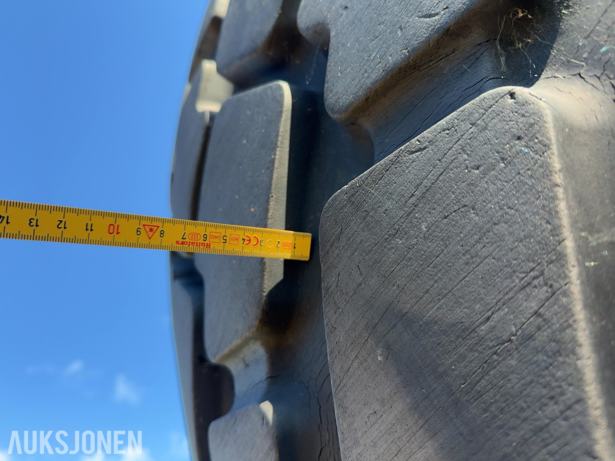 4 stk. Michelin 750/65 R25 hjullasterdekk m/felg – Volvo L120