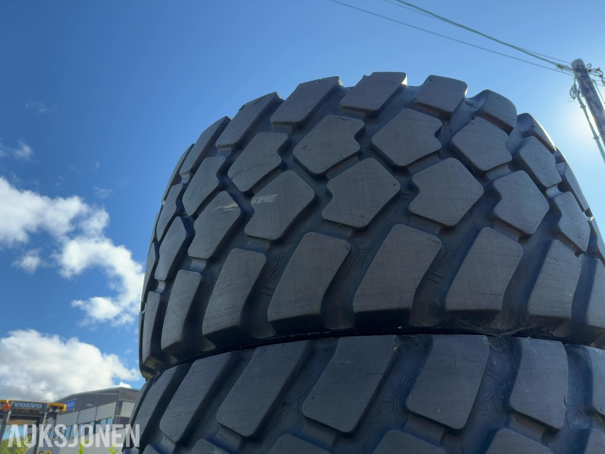 4 stk. Michelin 750/65 R25 hjullasterdekk m/felg – Volvo L120