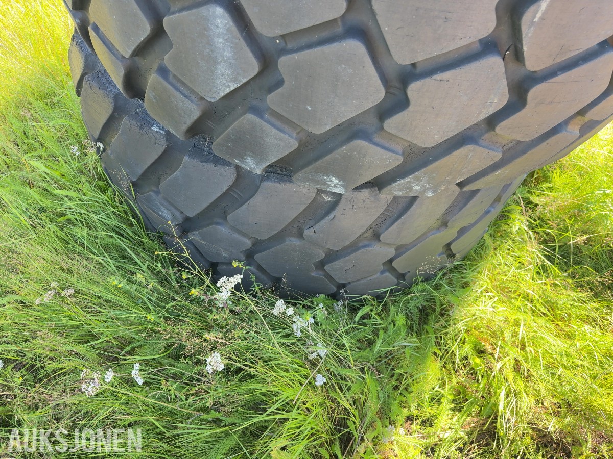 4 stk. Michelin 750/65 R25 hjullasterdekk m/felg – Volvo L120