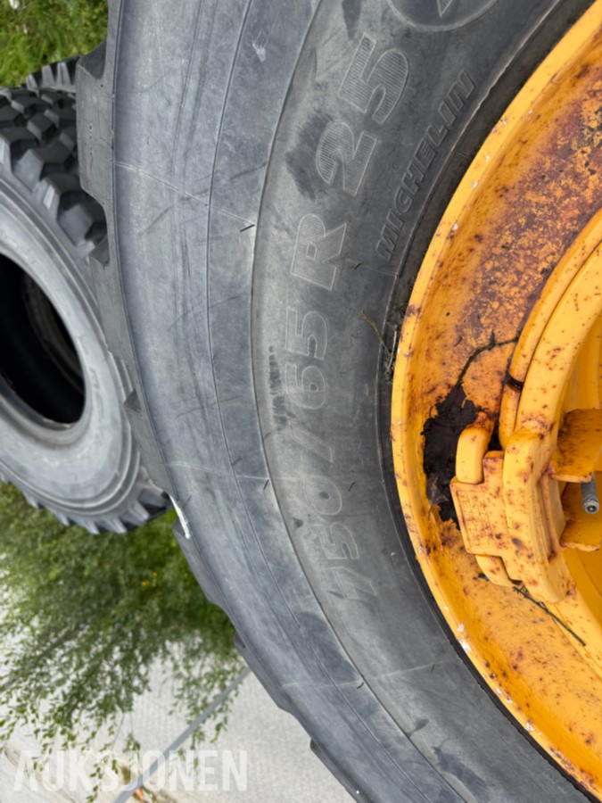 4 stk. Michelin 750/65 R25 hjullasterdekk m/felg – Volvo L120