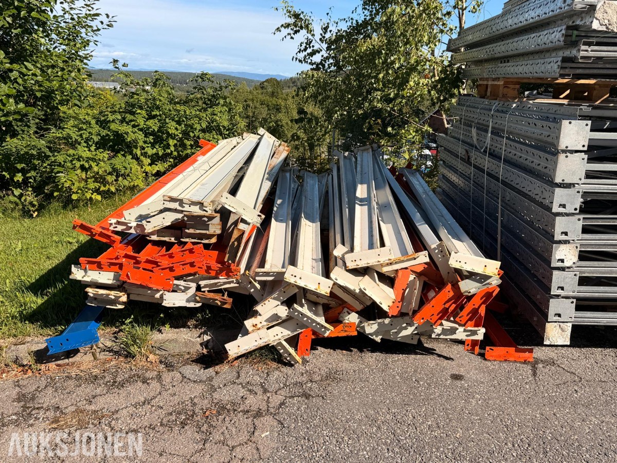 Parti pallereoler – oransje/hvite stiger og bærebjelker