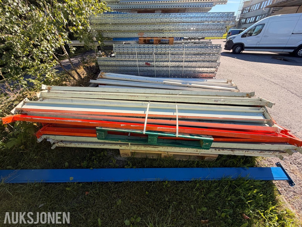 Parti pallereoler – oransje/hvite stiger og bærebjelker