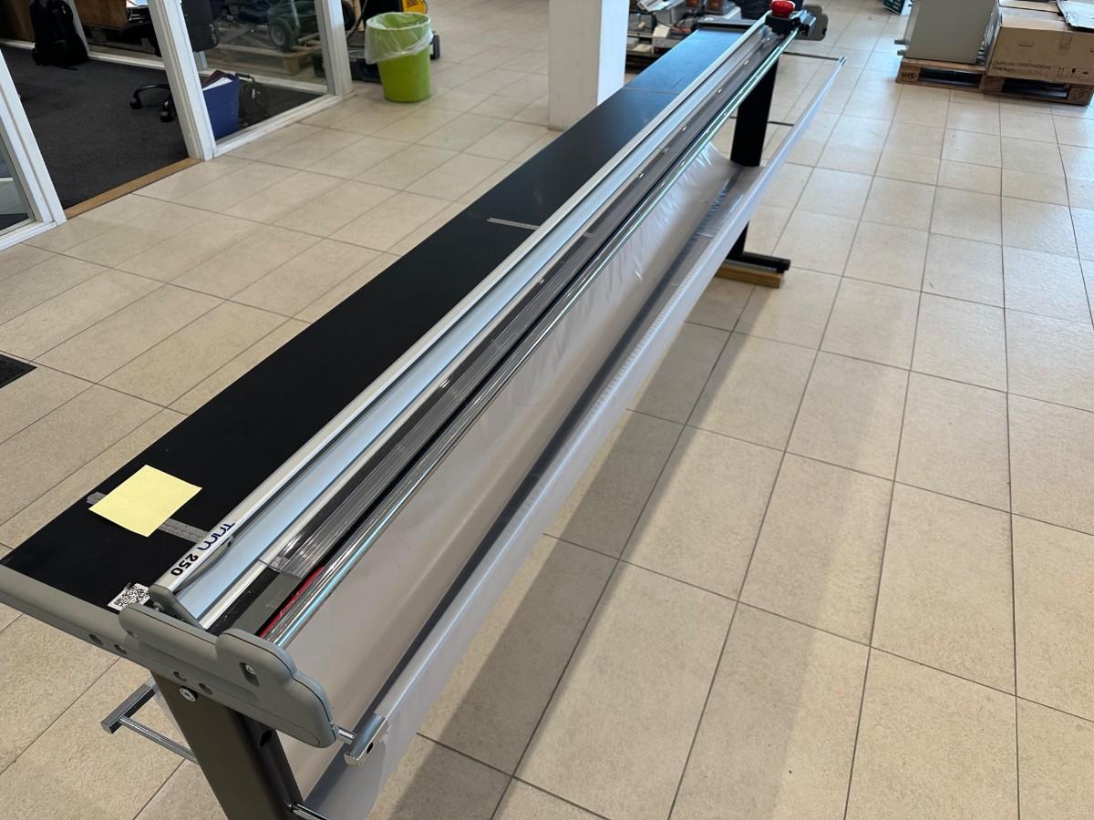 2019 Neolt Trim 250 manuell rulleskjærer – 250 cm