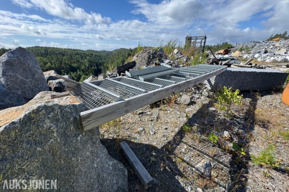 Trapp med galvaniserte gittertrinn ca. 5,4 meter
