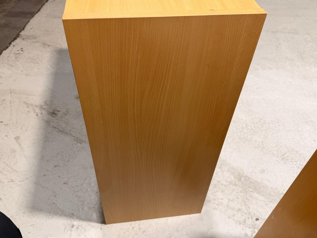 4 stk hyller/reoler i tre