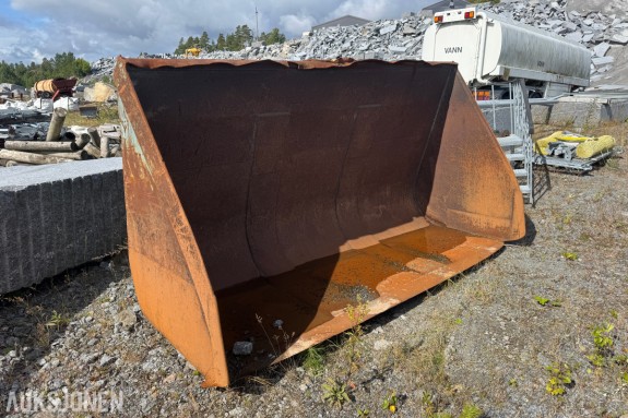 Stor hjullasterskuffe / lasteskuffe – ca. 325 cm bredde