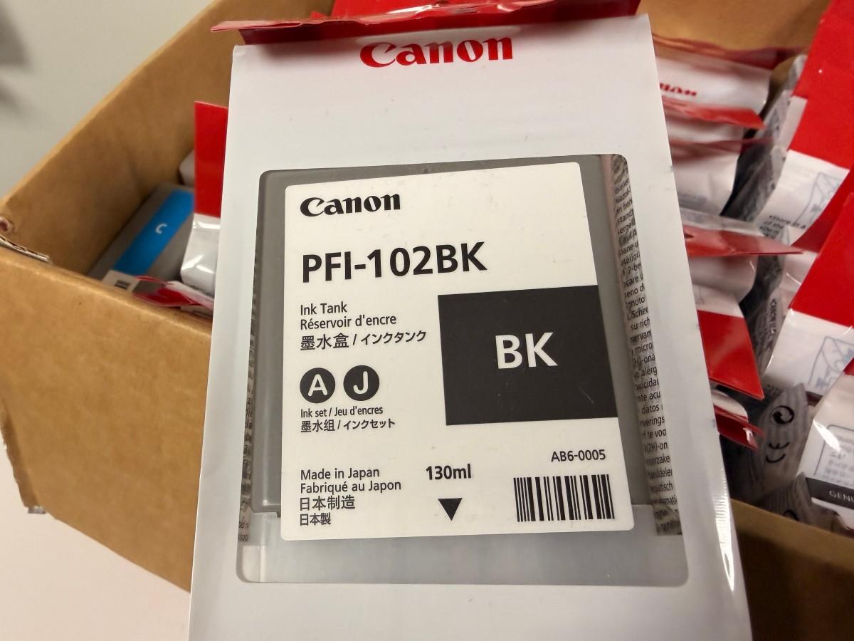 Canon PFI-102 og PFI-104 blekkpatroner 130 ml til imagePROGRAF