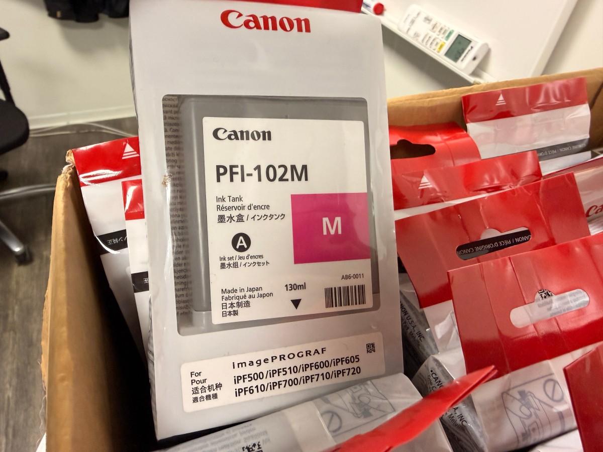 Canon PFI-102 og PFI-104 blekkpatroner 130 ml til imagePROGRAF