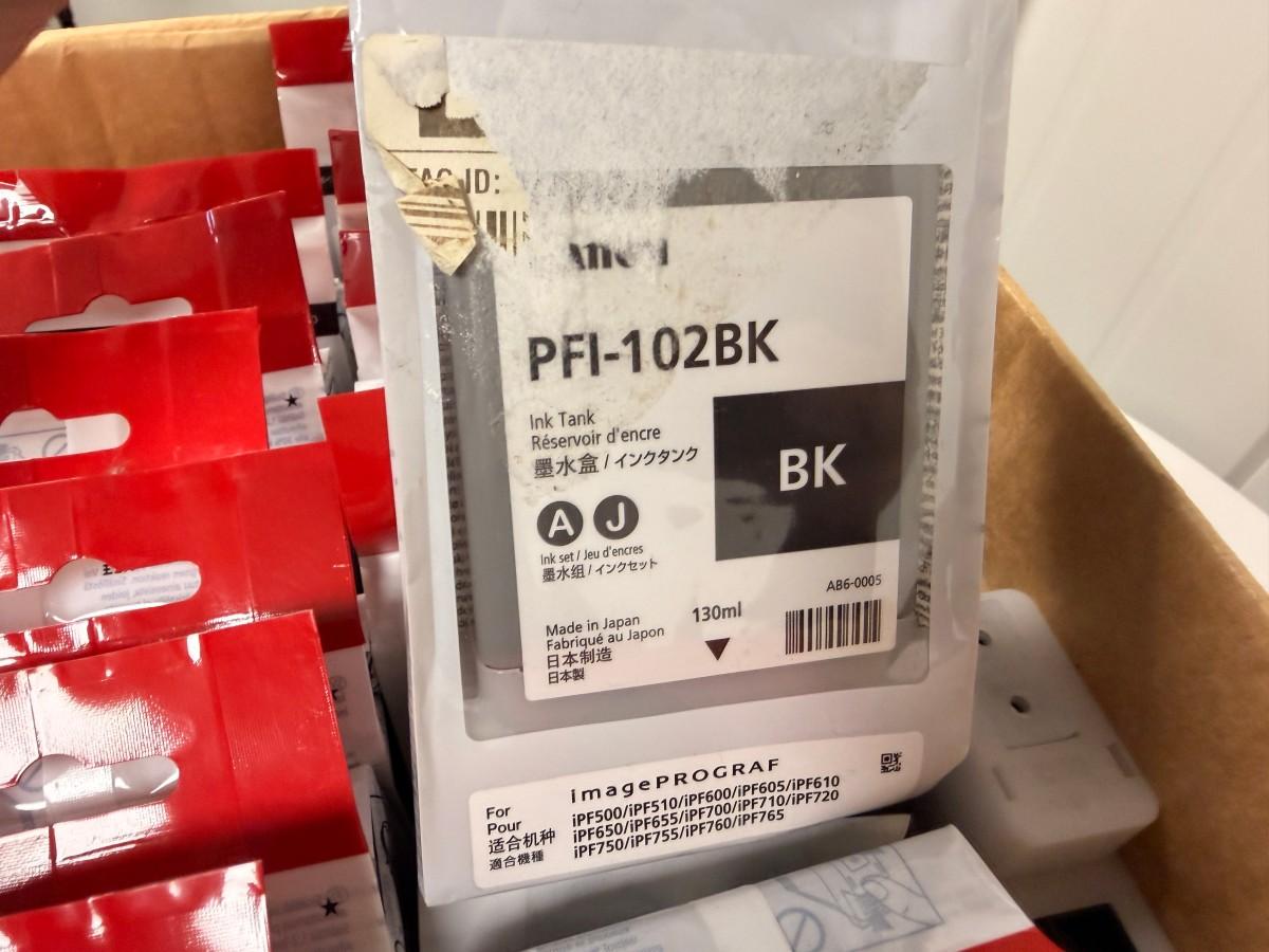 Canon PFI-102 og PFI-104 blekkpatroner 130 ml til imagePROGRAF