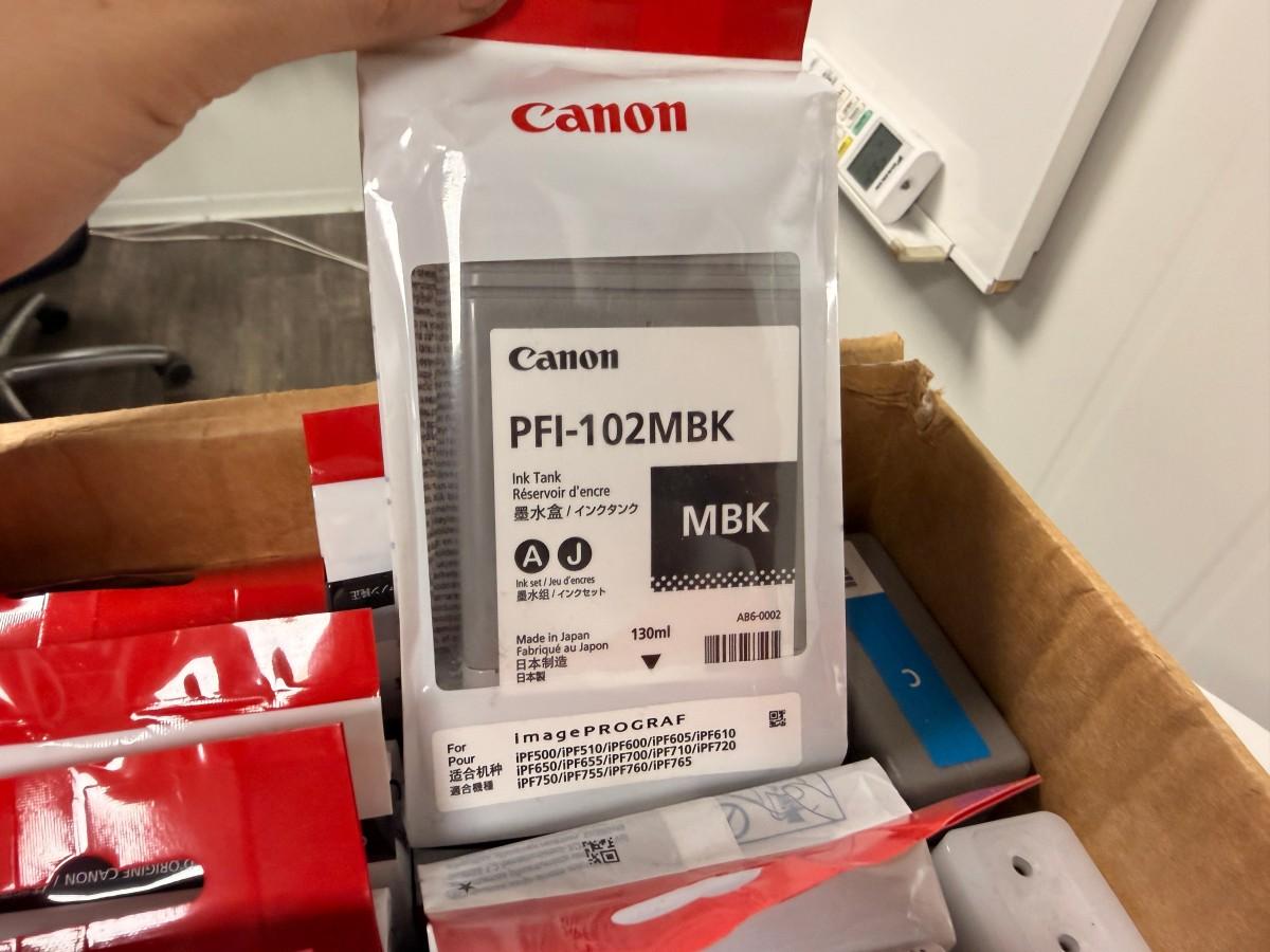 Canon PFI-102 og PFI-104 blekkpatroner 130 ml til imagePROGRAF