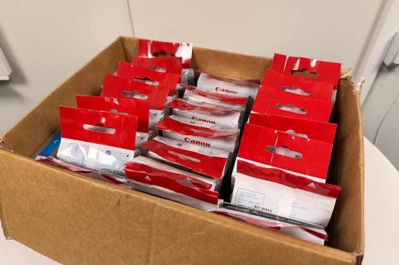 Canon PFI-102 og PFI-104 blekkpatroner 130 ml til imagePROGRAF