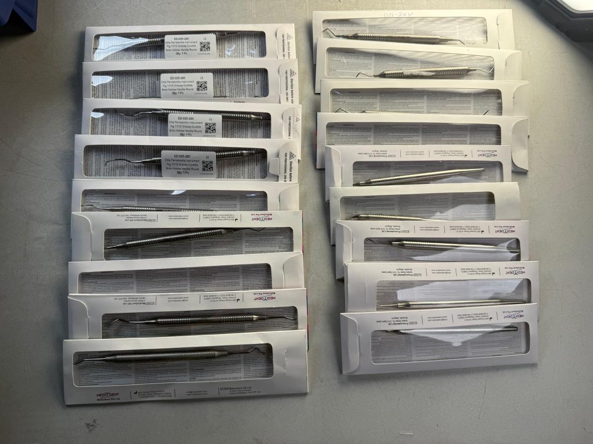 Parti med 18 stk MedixDent Elite dentalinstrumenter