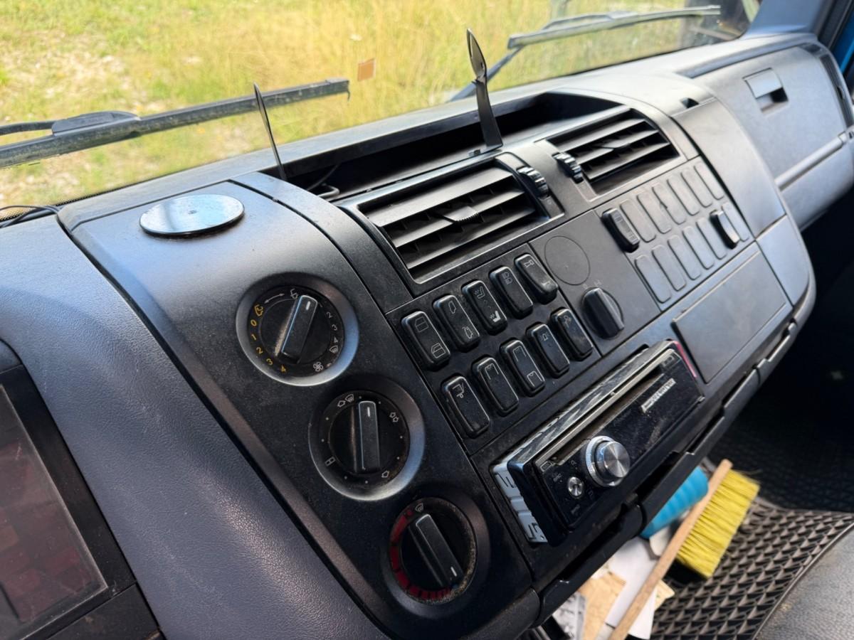 2000 Mercedes-Benz Atego 823 - skapbil